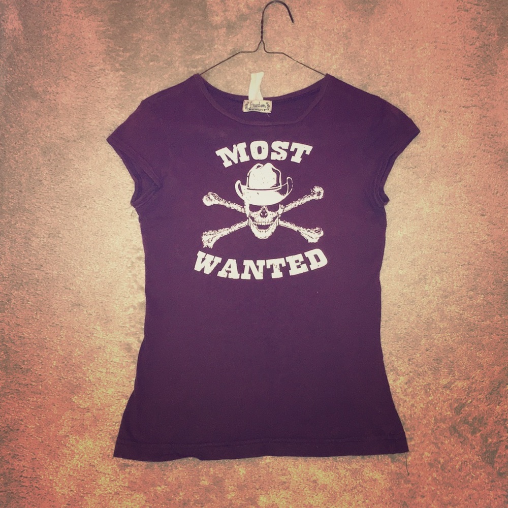 Brown Y2K graphic “Most Wanted” skull tee by Freedom L